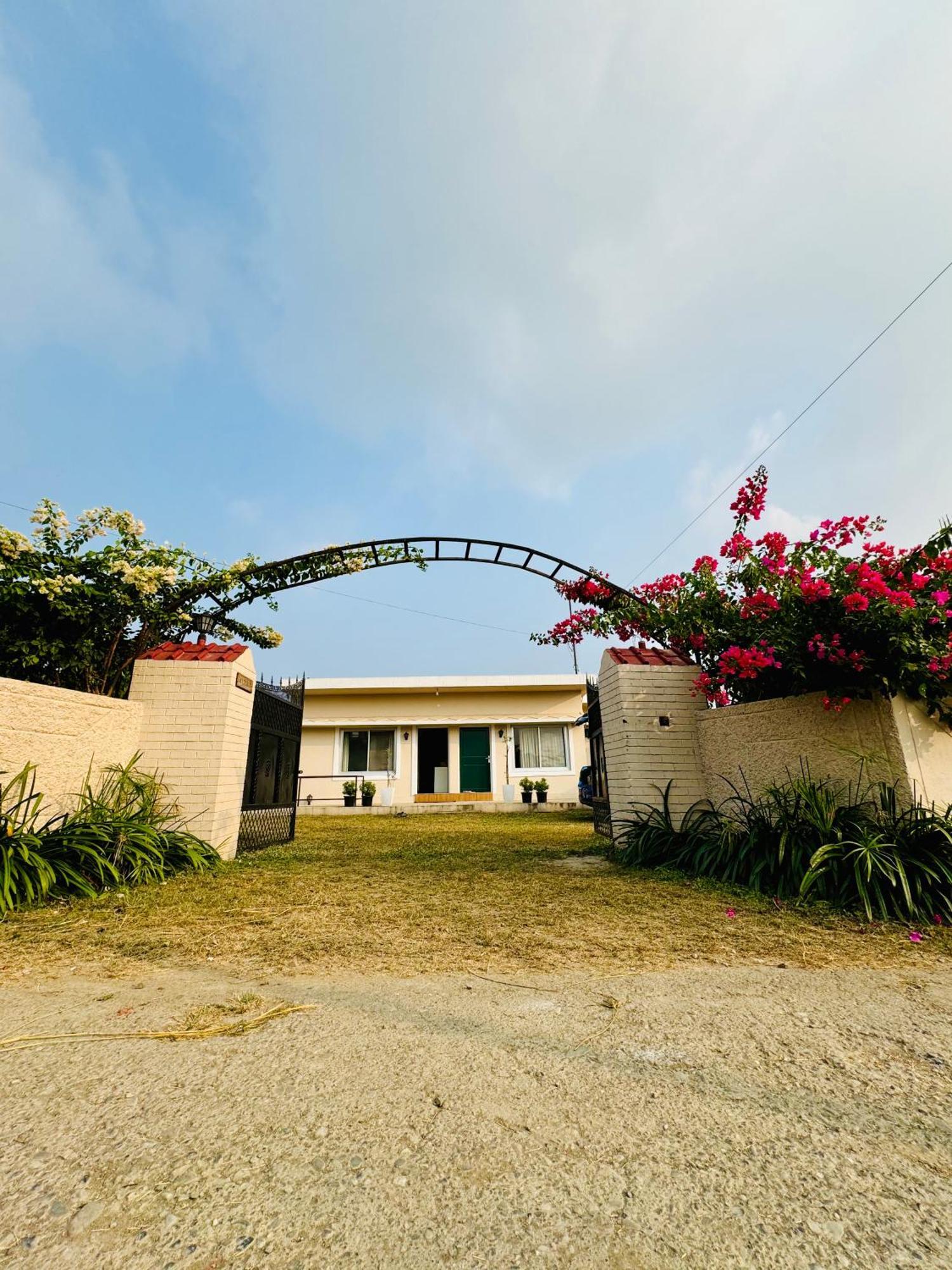 The Bougainvillea Cottage Farmstay Near Dehradun , 2 Bedroom Private Cottage Next To Fields And Orchards With Hill Views Екстер'єр фото
